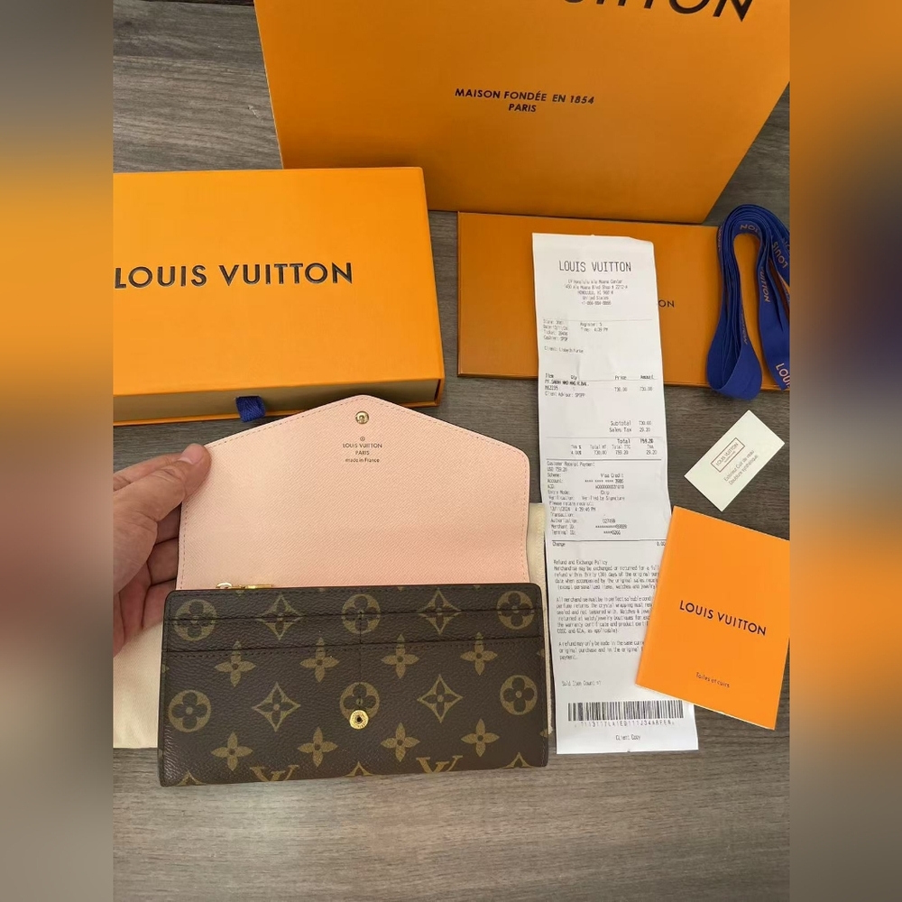 Louis Vuitton Sarah Wallet